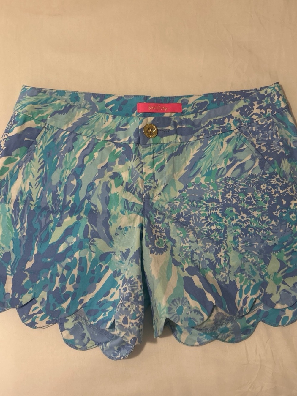 Lilly Pulitzer Buttercup Stretch Shorts in Blue Haven Hey Hey Soleil - Picture 2 of 6